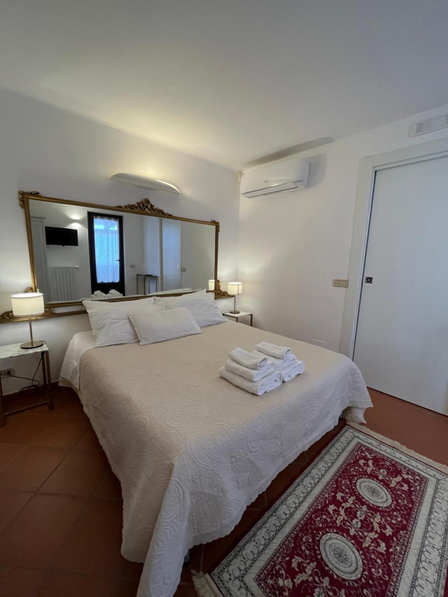 Dimora Bellini Apartment And Rooms Castellana Grotte Exterior photo